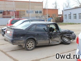 Битый автомобиль Volkswagen Passat